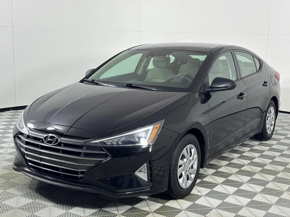 2020 Hyundai Elantra - Image 9 of 12