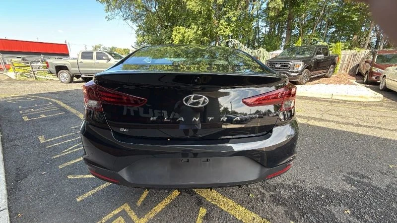 2020 Hyundai Elantra - Image 5 of 12