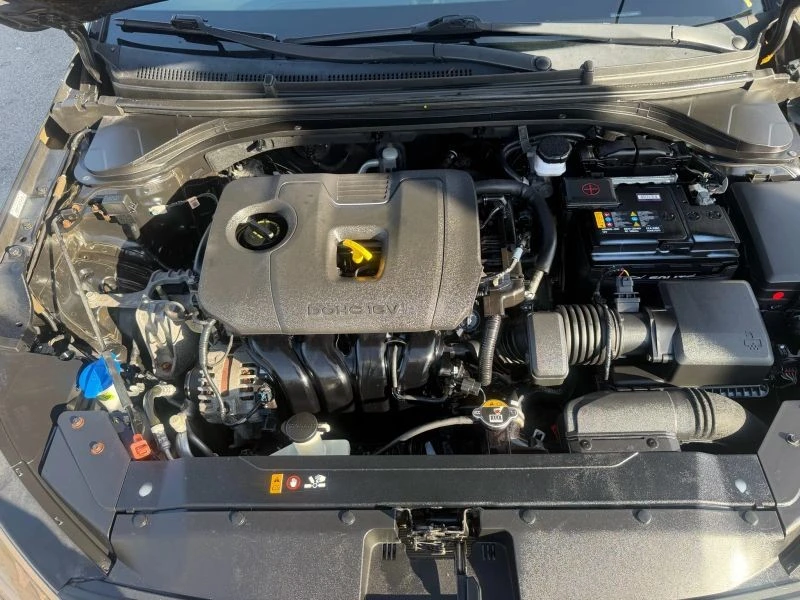 2020 Hyundai Elantra - Image 11 of 12