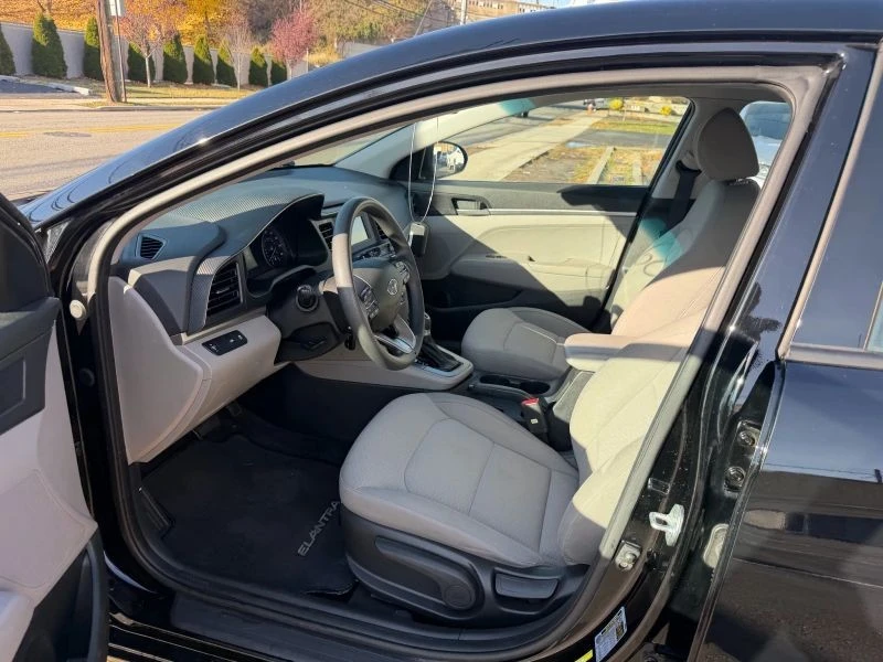 2020 Hyundai Elantra - Image 10 of 12
