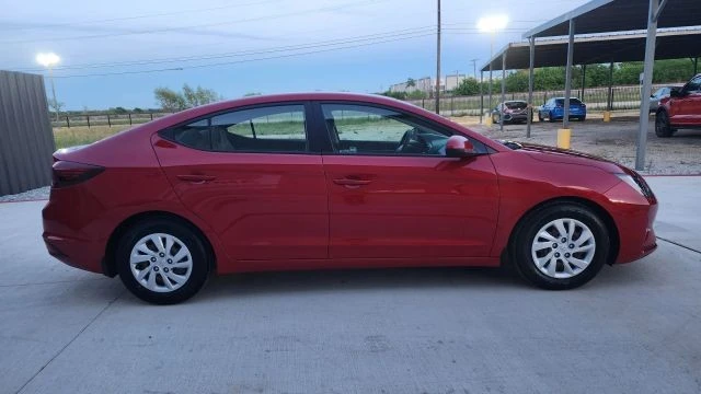 2020 Hyundai Elantra - Image 11 of 30