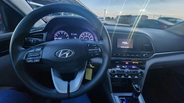 2020 Hyundai Elantra - Image 23 of 30