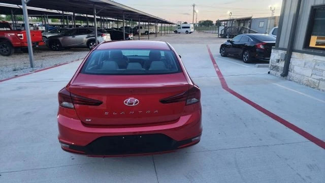 2020 Hyundai Elantra - Image 8 of 30