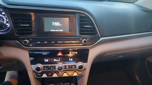 2020 Hyundai Elantra - Image 19 of 30
