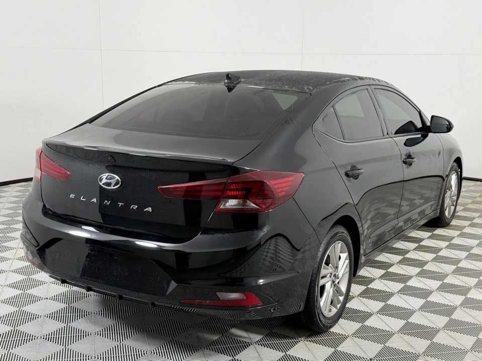 2020 Hyundai Elantra - Image 5 of 12