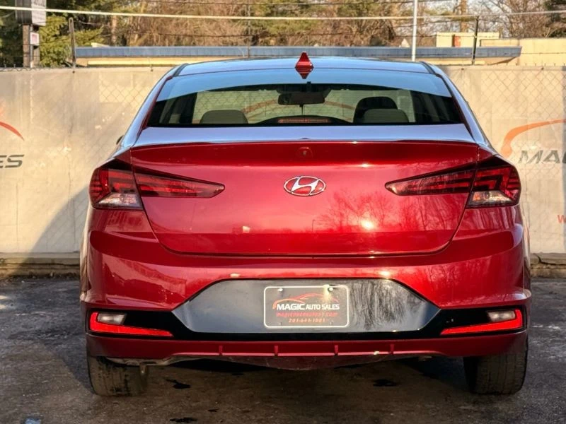 2020 Hyundai Elantra - Image 10 of 12