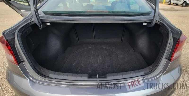 2020 Hyundai Elantra - Image 7 of 12