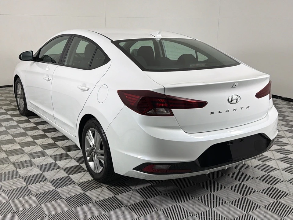 2020 Hyundai Elantra - Image 7 of 26