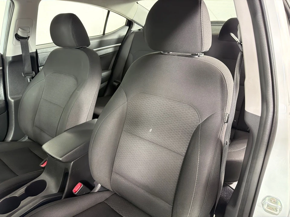 2020 Hyundai Elantra - Image 13 of 26
