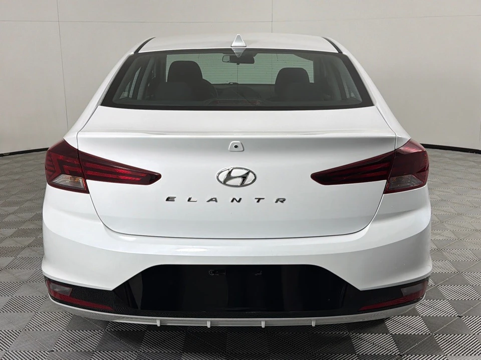 2020 Hyundai Elantra - Image 6 of 26