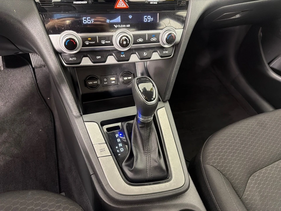 2020 Hyundai Elantra - Image 18 of 26
