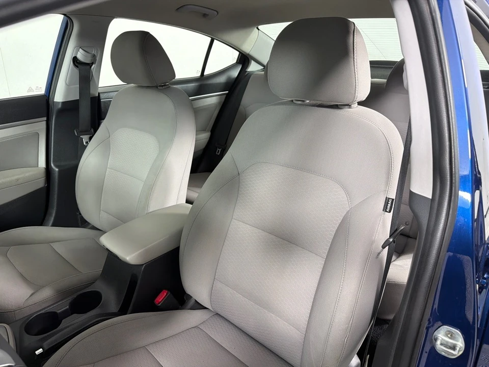 2020 Hyundai Elantra - Image 11 of 12