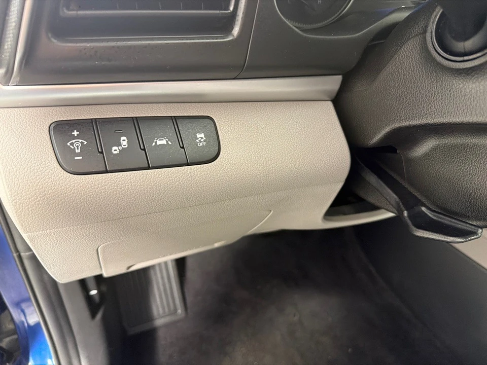 2020 Hyundai Elantra - Image 12 of 21
