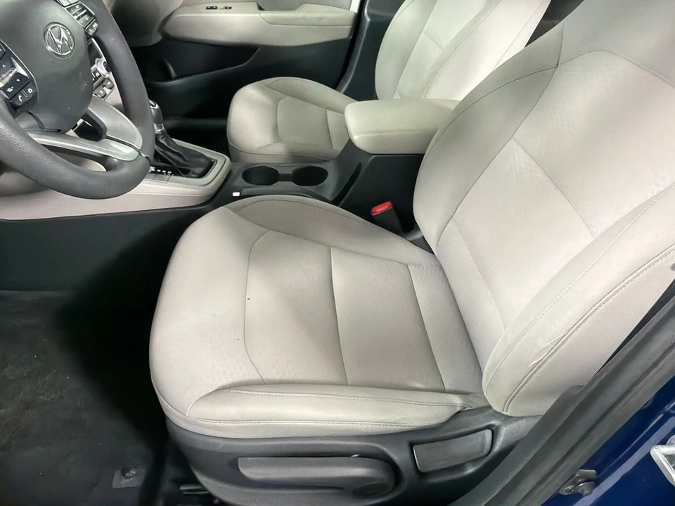 2020 Hyundai Elantra - Image 10 of 12