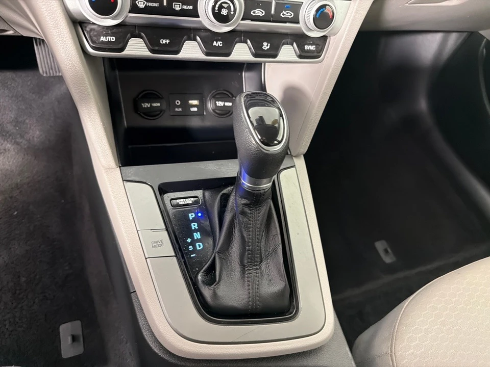 2020 Hyundai Elantra - Image 16 of 21