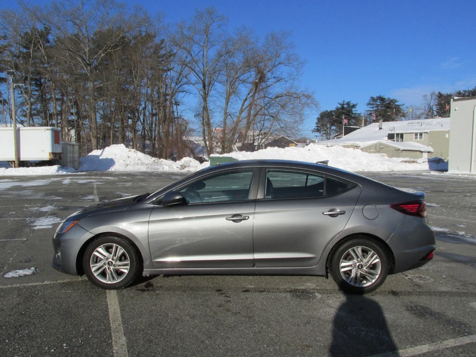 2020 Hyundai Elantra - Image 2 of 21