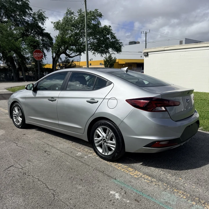2020 Hyundai Elantra - Image 5 of 16