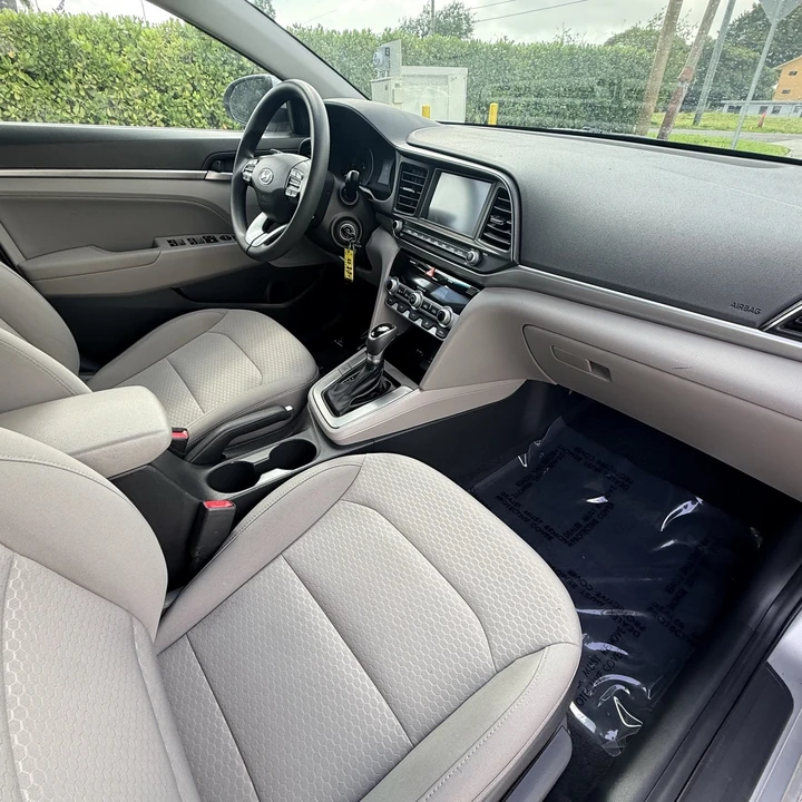 2020 Hyundai Elantra - Image 9 of 16