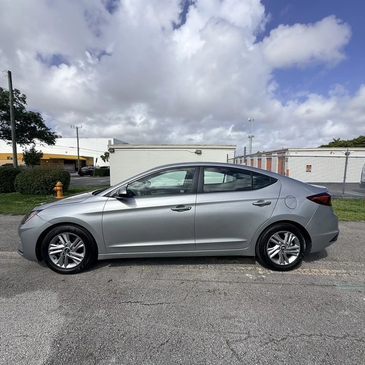 2020 Hyundai Elantra - Image 4 of 16