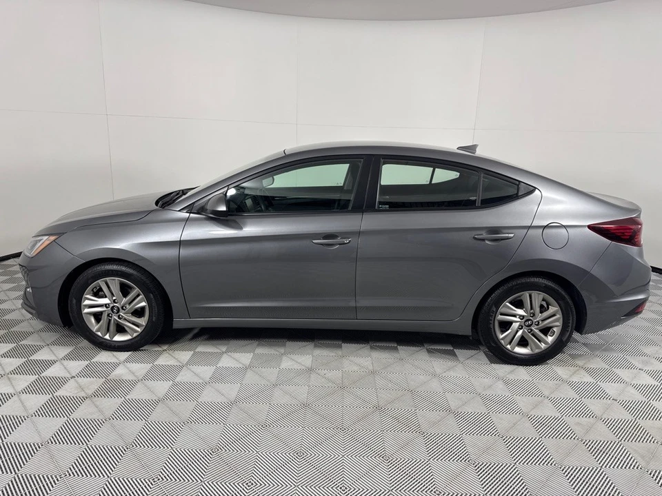 2020 Hyundai Elantra - Image 9 of 12