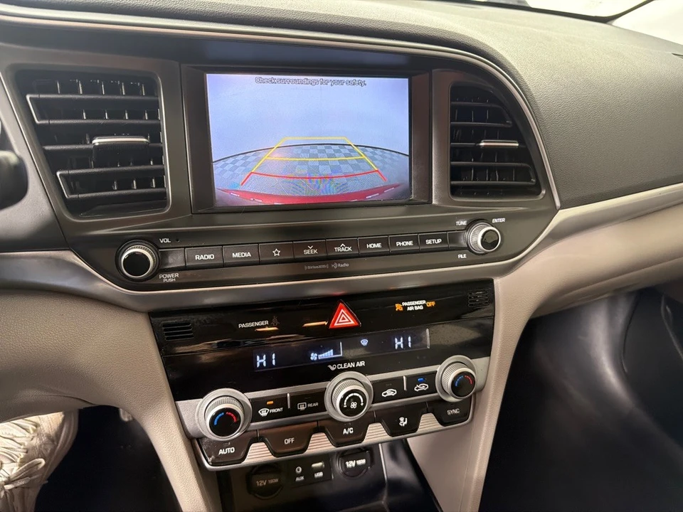 2020 Hyundai Elantra - Image 16 of 21