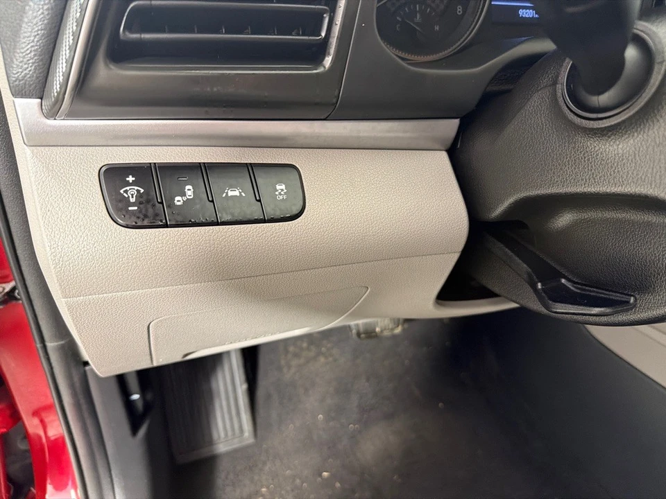 2020 Hyundai Elantra - Image 13 of 21
