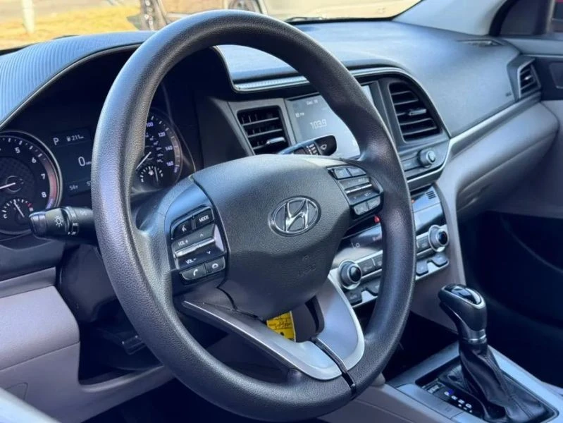 2020 Hyundai Elantra - Image 11 of 12