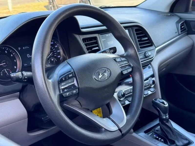 2020 Hyundai Elantra - Image 11 of 12