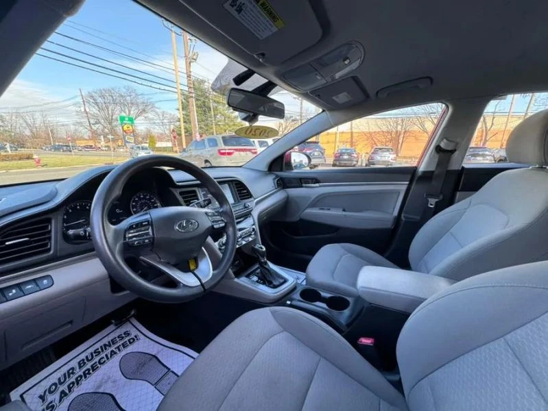 2020 Hyundai Elantra - Image 8 of 12