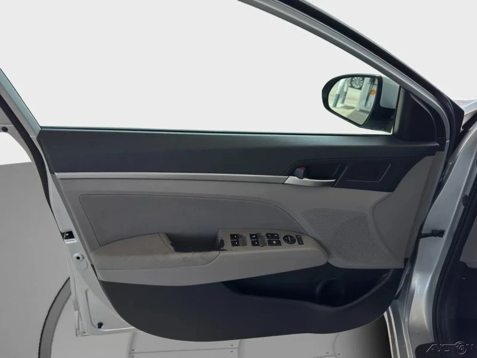 2020 Hyundai Elantra - Image 13 of 21
