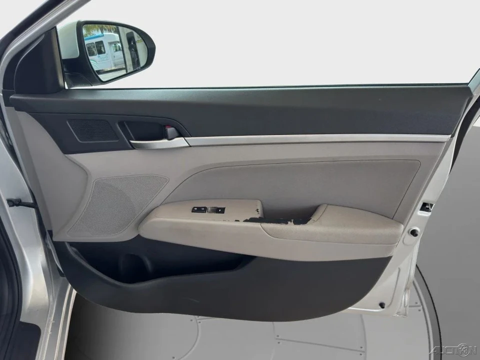 2020 Hyundai Elantra - Image 18 of 21