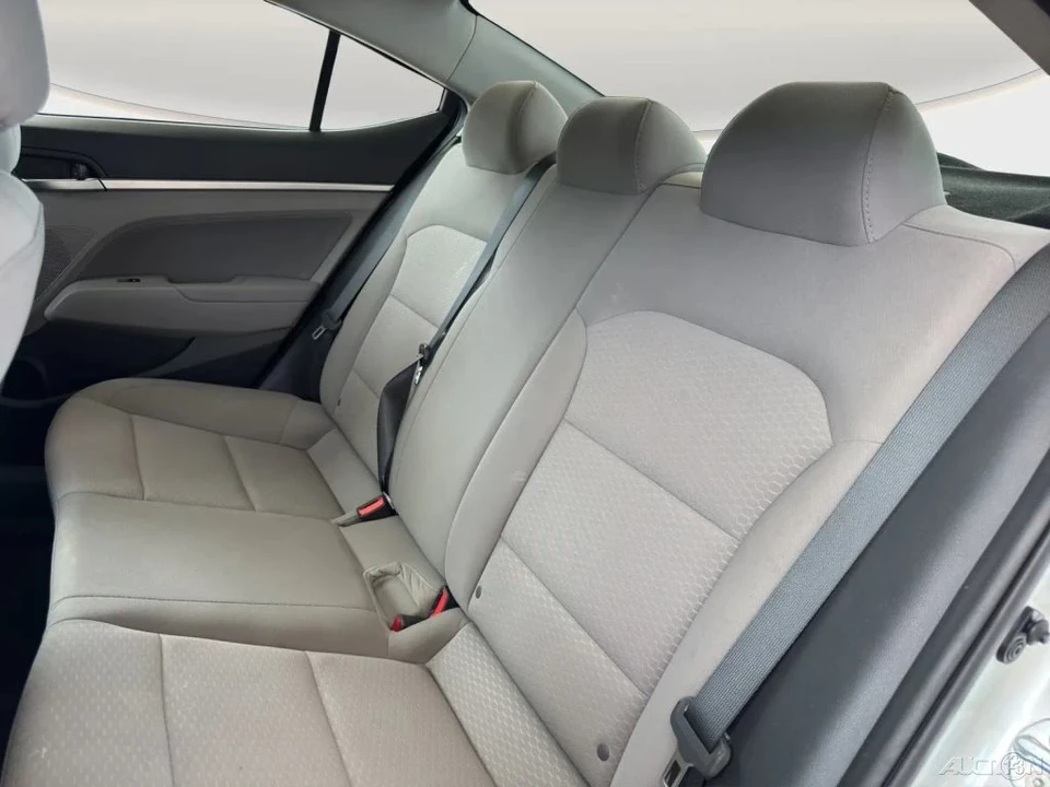 2020 Hyundai Elantra - Image 14 of 21