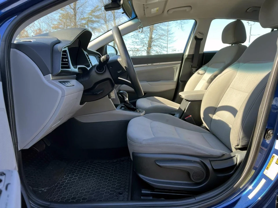 2020 Hyundai Elantra - Image 9 of 21