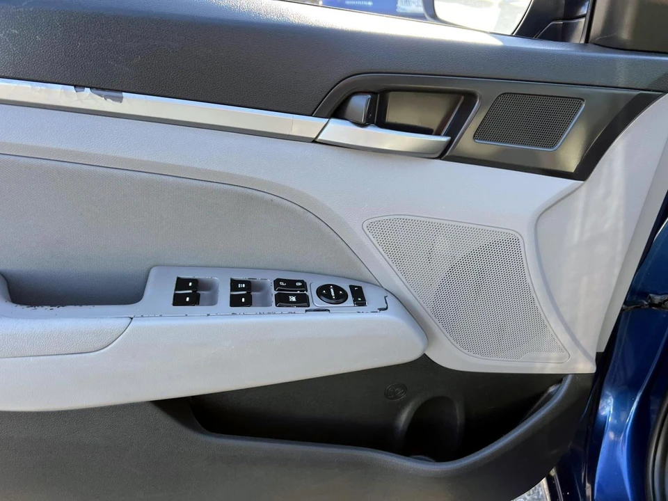 2020 Hyundai Elantra - Image 14 of 21