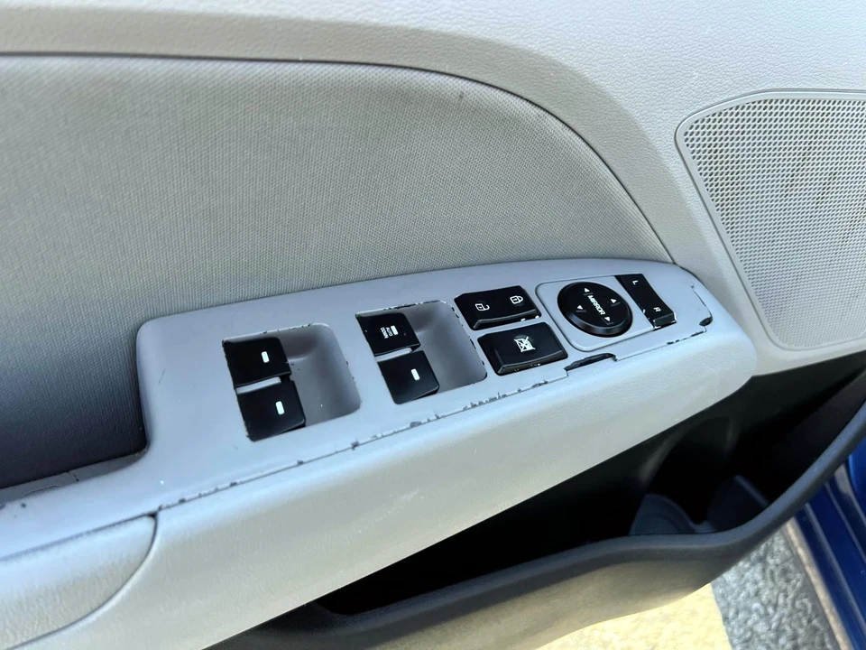 2020 Hyundai Elantra - Image 13 of 21