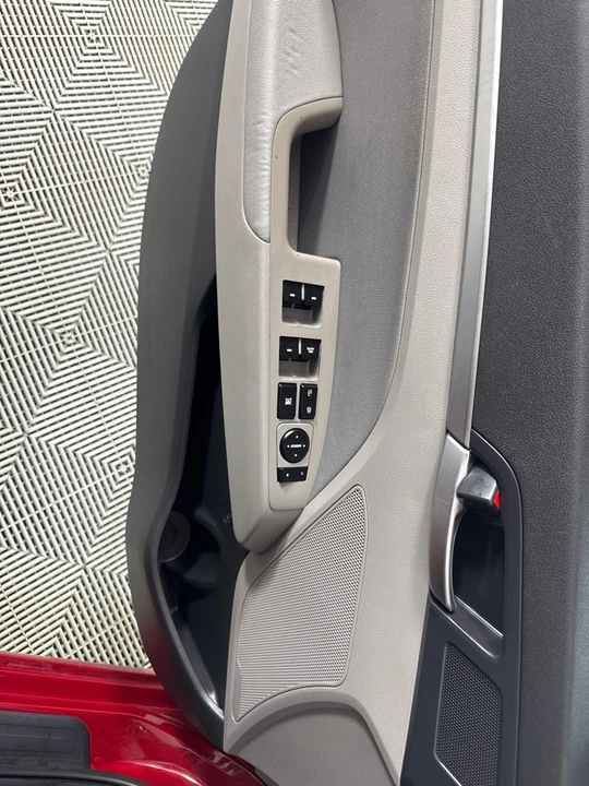 2020 Hyundai Elantra - Image 11 of 12