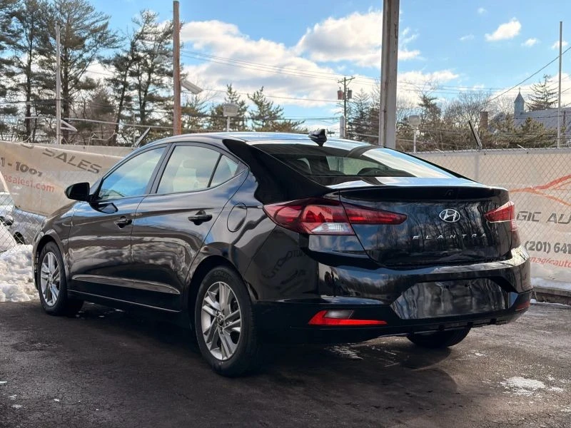 2020 Hyundai Elantra - Image 9 of 12