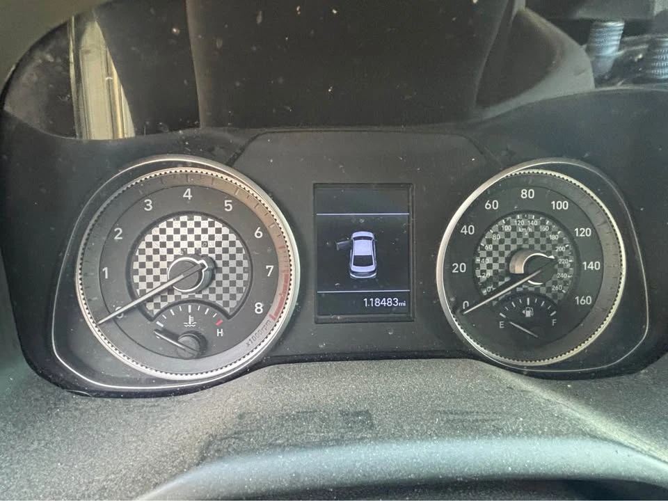 2020 Hyundai Elantra - Image 9 of 10