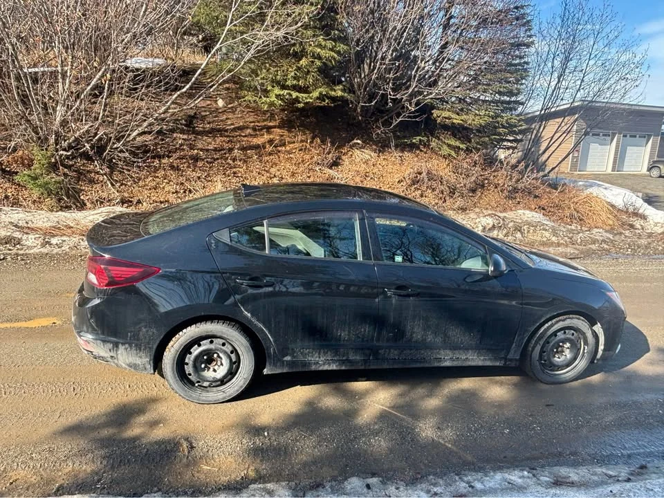 2020 Hyundai Elantra - Image 5 of 10