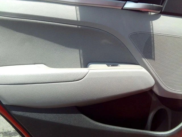 2020 Hyundai Elantra - Image 18 of 21