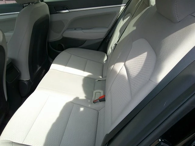 2020 Hyundai Elantra - Image 10 of 12