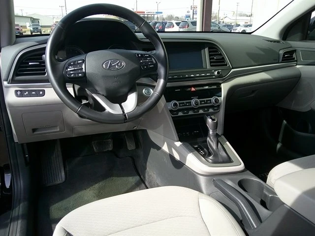2020 Hyundai Elantra - Image 7 of 12