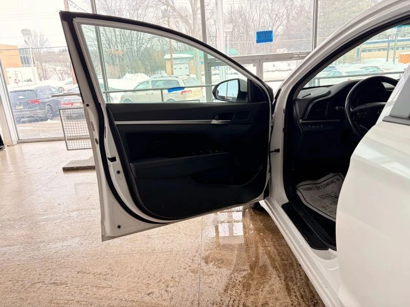 2020 Hyundai Elantra - Image 10 of 12