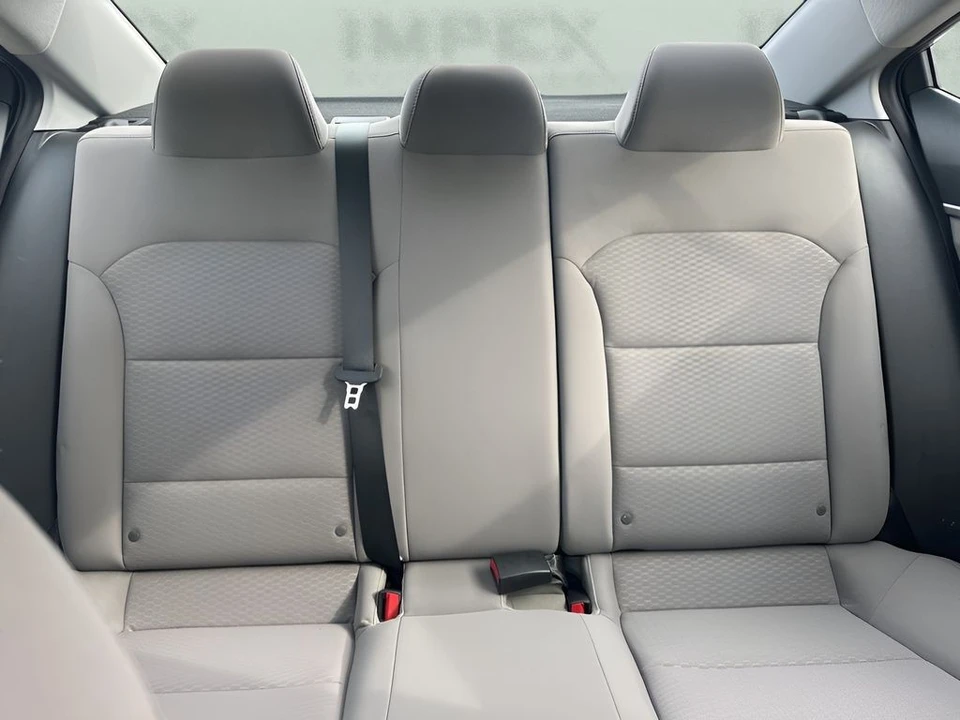 2020 Hyundai Elantra - Image 11 of 12