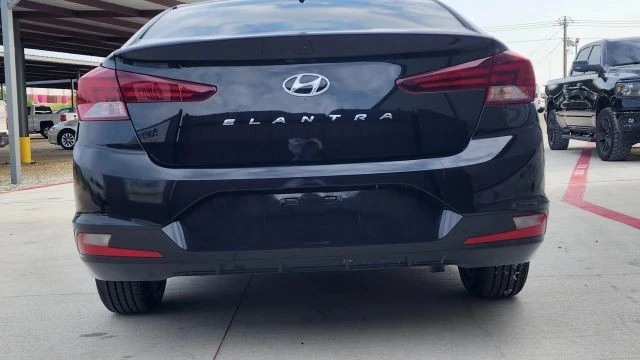 2020 Hyundai Elantra - Image 9 of 21