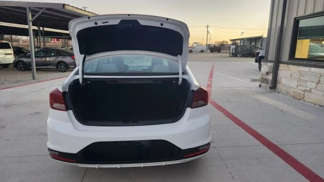 2020 Hyundai Elantra - Image 14 of 21