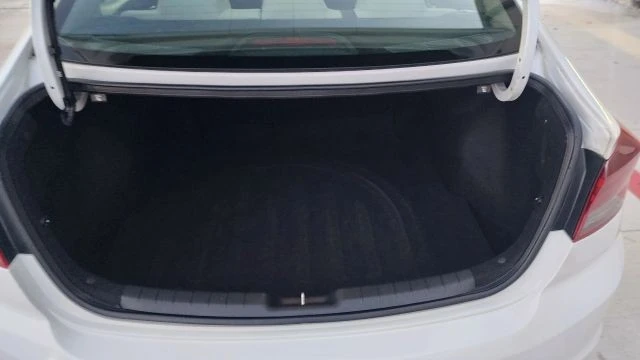 2020 Hyundai Elantra - Image 15 of 21