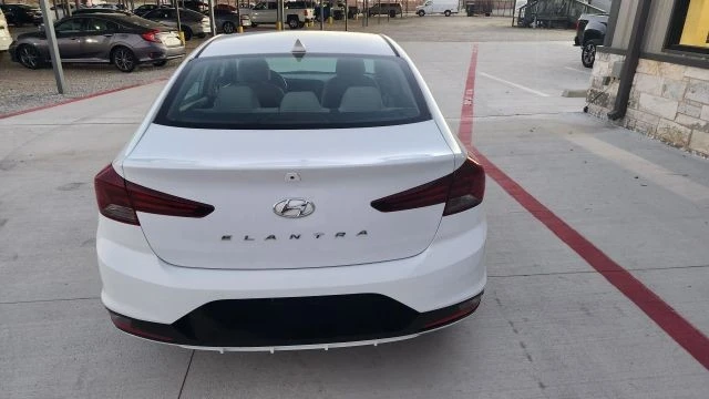 2020 Hyundai Elantra - Image 9 of 21