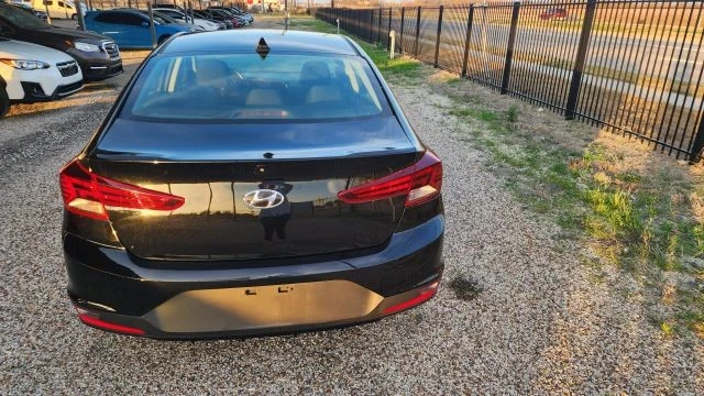 2020 Hyundai Elantra - Image 10 of 21