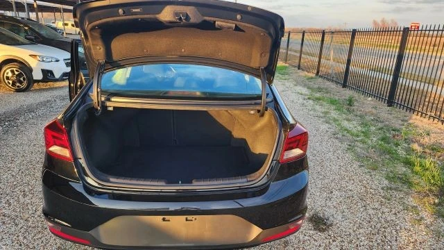 2020 Hyundai Elantra - Image 15 of 21